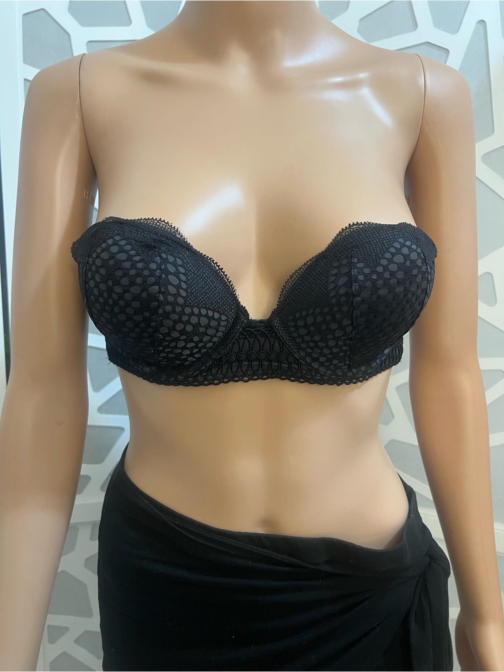 Victoria’s Secret Very Sexy Black Lace Strapless Multiway Bra 32B